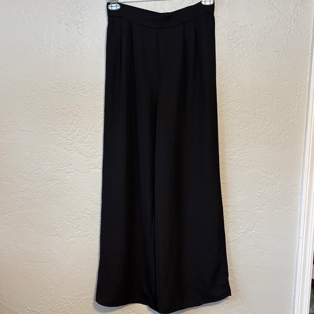 Women’s H&M Black elastic waist pull on WideLeg Flowy Pants 8